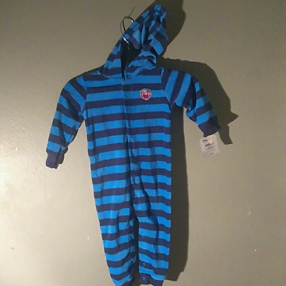 Assortment of clothes for boys 9 months to size10 - Picture 2 of 4